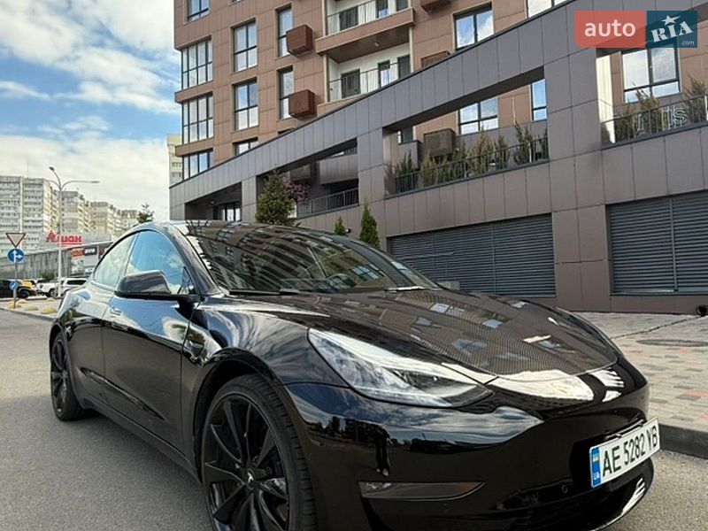 Tesla Model 3 2022