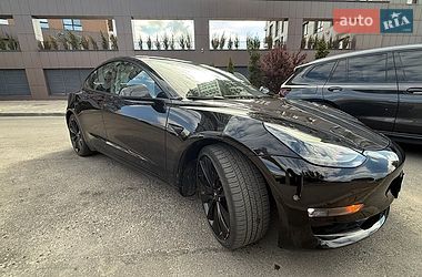 Седан Tesla Model 3 2022 в Дніпрі