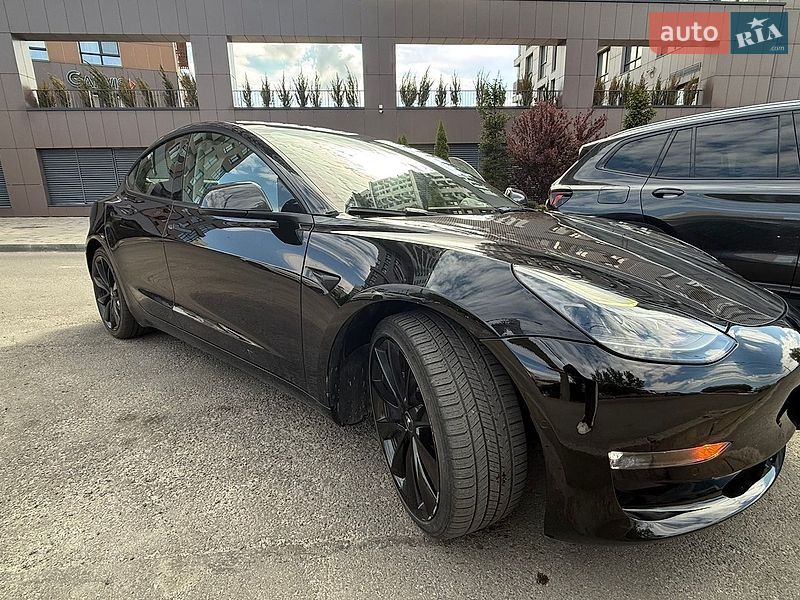 Седан Tesla Model 3 2022 в Дніпрі