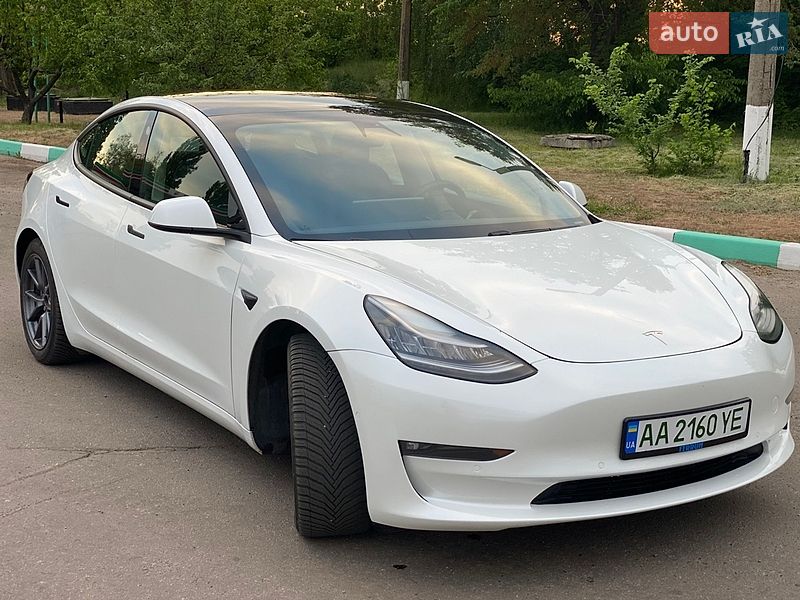 Tesla Model 3 2020