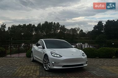 Седан Tesla Model 3 2021 в Львові