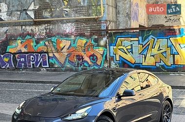 Седан Tesla Model 3 2022 в Одессе