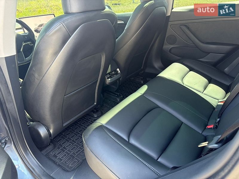Седан Tesla Model 3 2023 в Києві