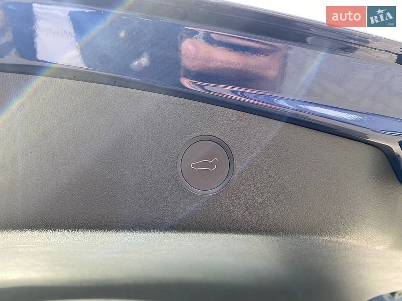 Седан Tesla Model 3 2022 в Львові