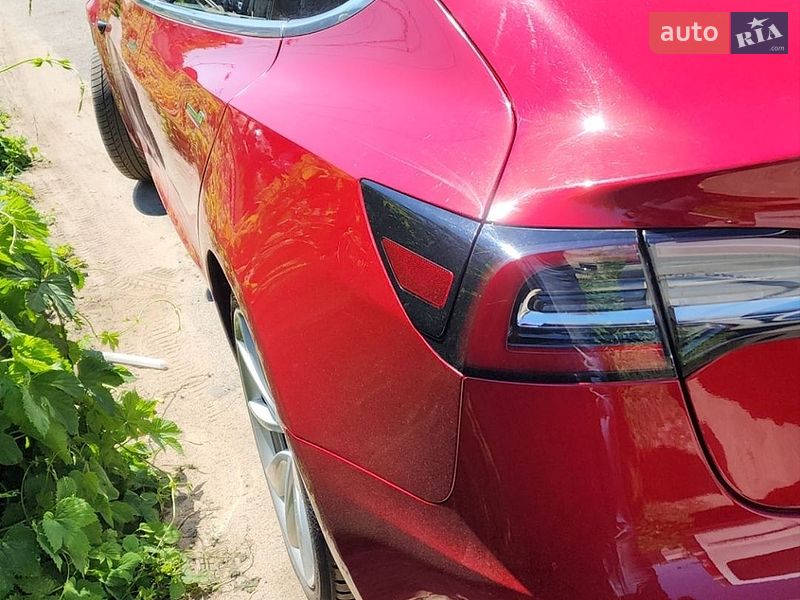 Седан Tesla Model 3 2018 в Києві