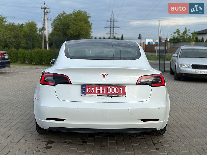 Седан Tesla Model 3 2018 в Луцьку