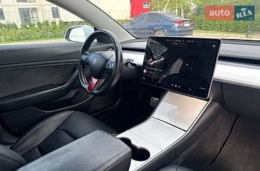 Седан Tesla Model 3 2018 в Луцьку
