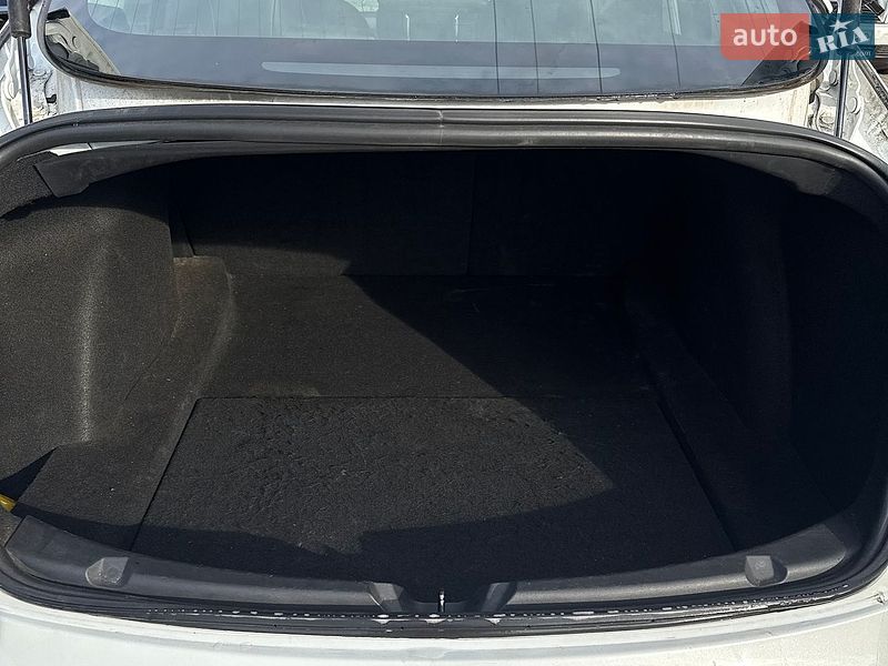 Седан Tesla Model 3 2018 в Луцьку