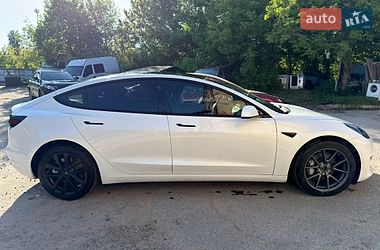 Седан Tesla Model 3 2022 в Киеве