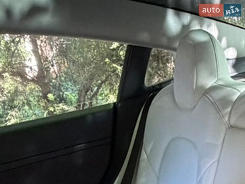 Седан Tesla Model 3 2021 в Одессе