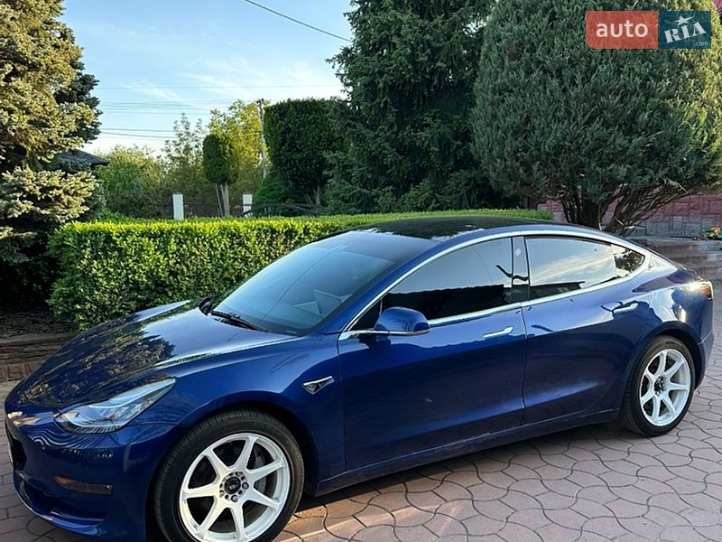 Tesla Model 3 2019