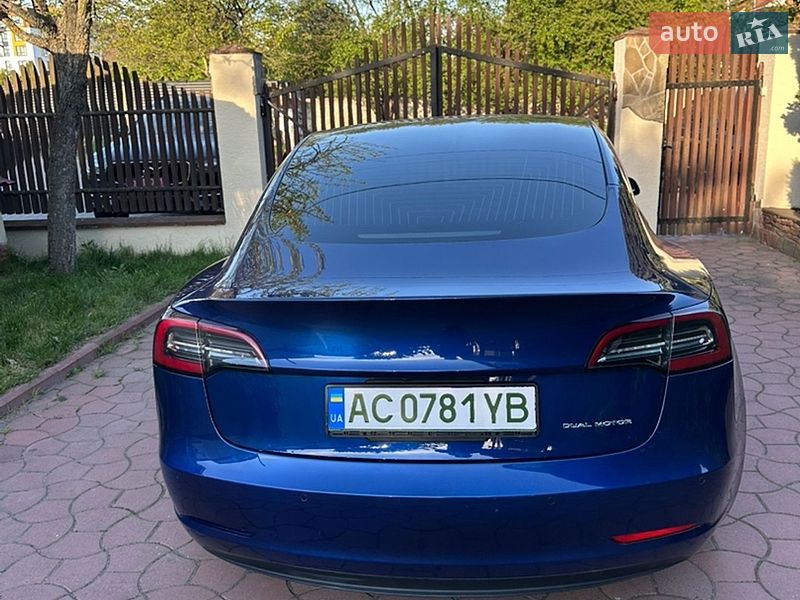 Седан Tesla Model 3 2019 в Луцке