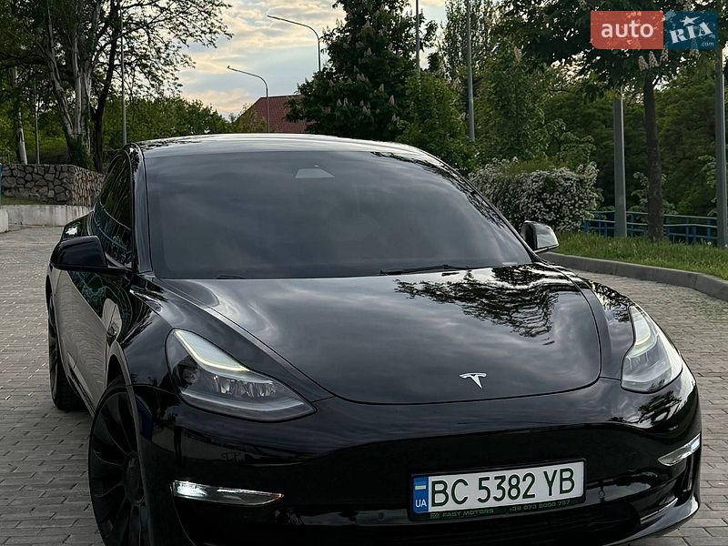 Седан Tesla Model 3 2021 в Запоріжжі