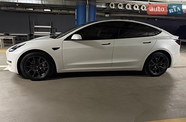 Седан Tesla Model 3 2018 в Киеве