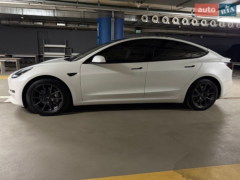Седан Tesla Model 3 2018 в Киеве
