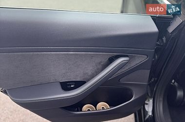 Седан Tesla Model 3 2019 в Києві