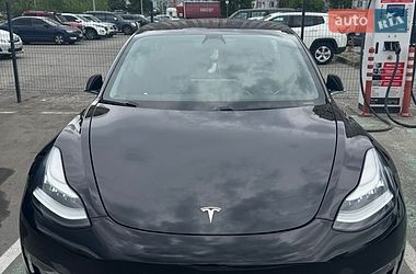 Седан Tesla Model 3 2019 в Киеве