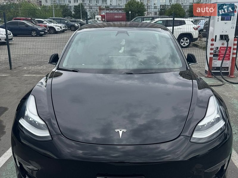 Седан Tesla Model 3 2019 в Києві