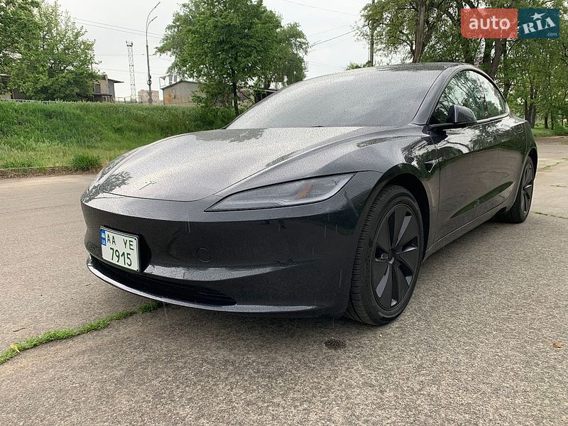 Седан Tesla Model 3 2024 в Києві