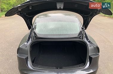 Седан Tesla Model 3 2024 в Києві