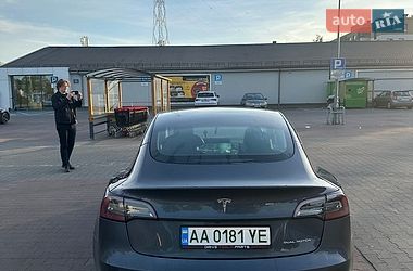 Седан Tesla Model 3 2021 в Киеве