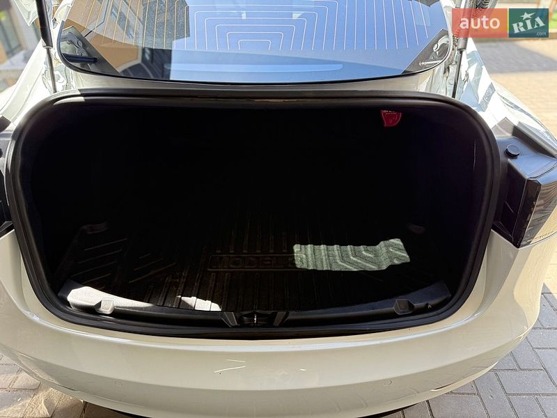 Седан Tesla Model 3 2018 в Хмельницком