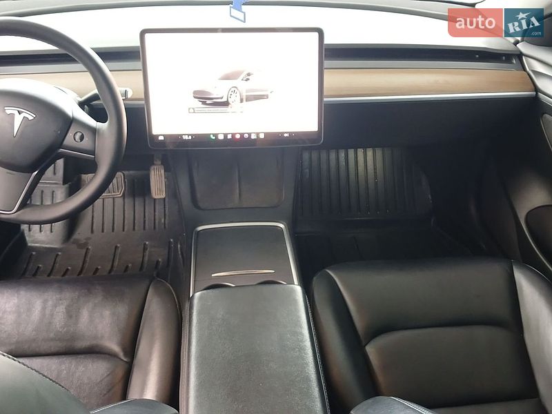 Седан Tesla Model 3 2022 в Днепре