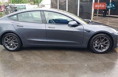 Седан Tesla Model 3 2022 в Днепре