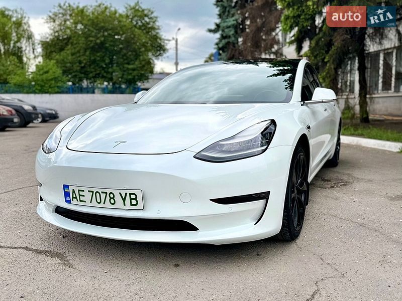 Tesla Model 3 2018
