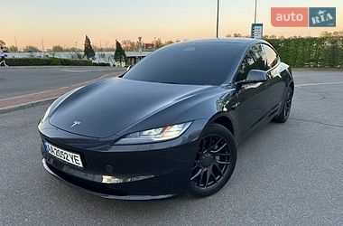Седан Tesla Model 3 2025 в Києві