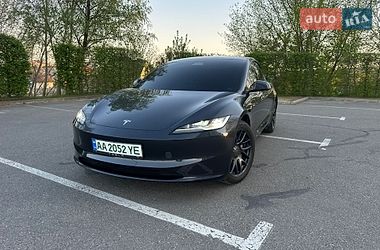 Седан Tesla Model 3 2025 в Києві