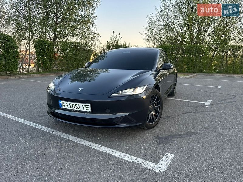 Седан Tesla Model 3 2025 в Києві