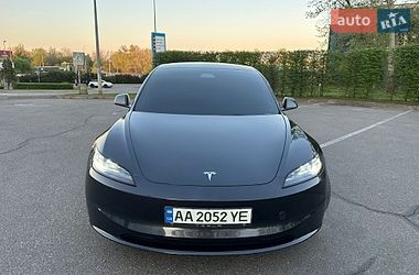 Седан Tesla Model 3 2025 в Києві