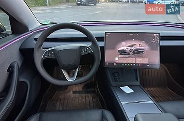 Седан Tesla Model 3 2025 в Києві