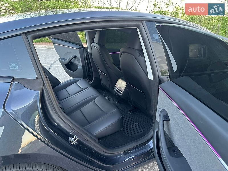 Седан Tesla Model 3 2025 в Києві