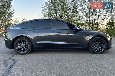 Седан Tesla Model 3 2025 в Києві