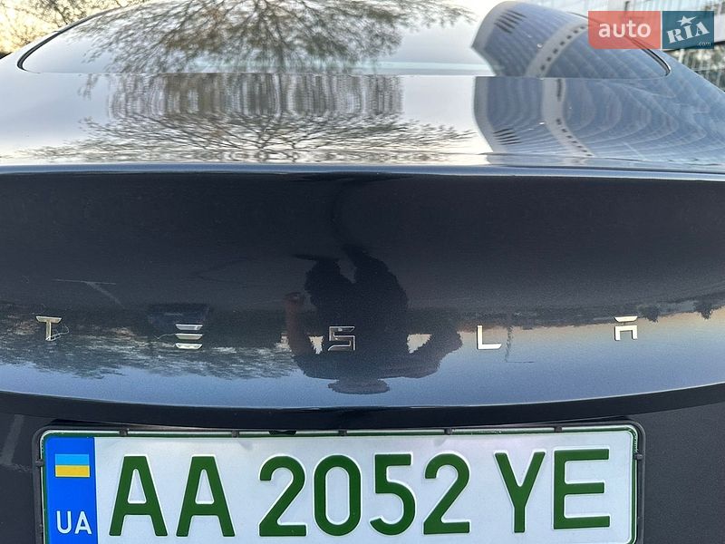 Седан Tesla Model 3 2025 в Києві