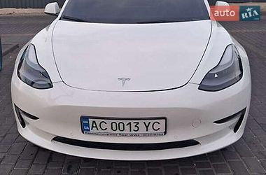 Седан Tesla Model 3 2022 в Киеве