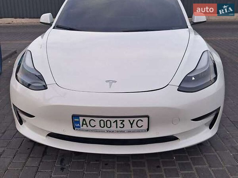 Седан Tesla Model 3 2022 в Киеве
