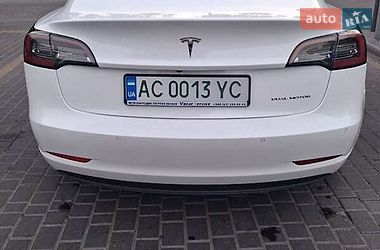 Седан Tesla Model 3 2022 в Киеве
