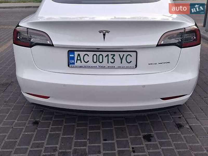 Седан Tesla Model 3 2022 в Киеве