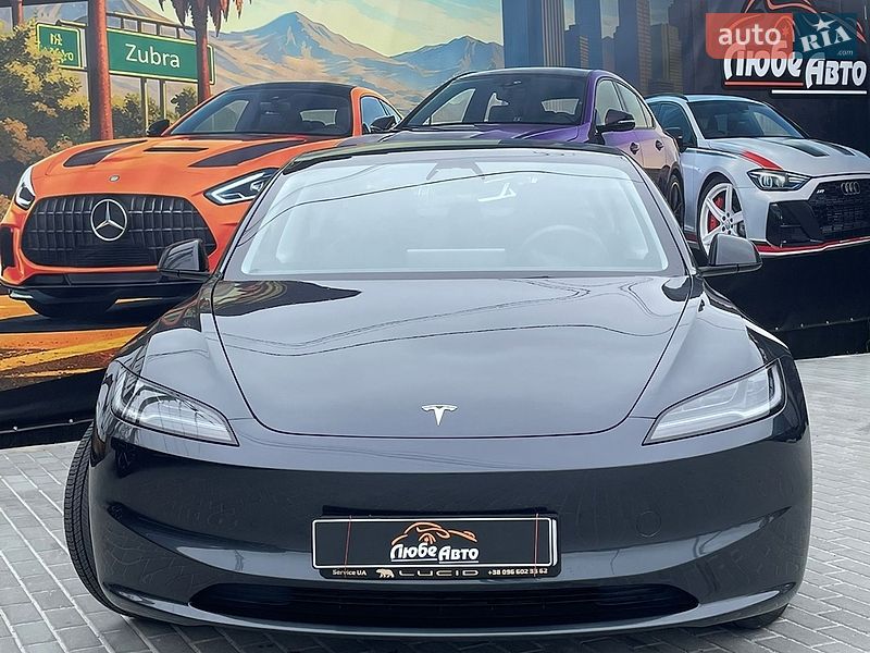 Седан Tesla Model 3 2024 в Львові