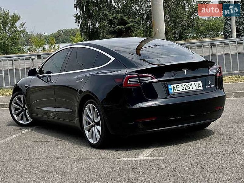 Седан Tesla Model 3 2019 в Києві