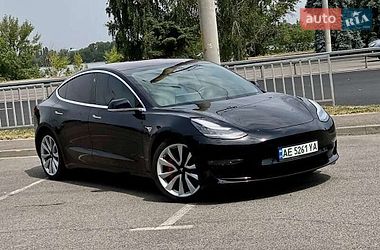 Седан Tesla Model 3 2019 в Києві