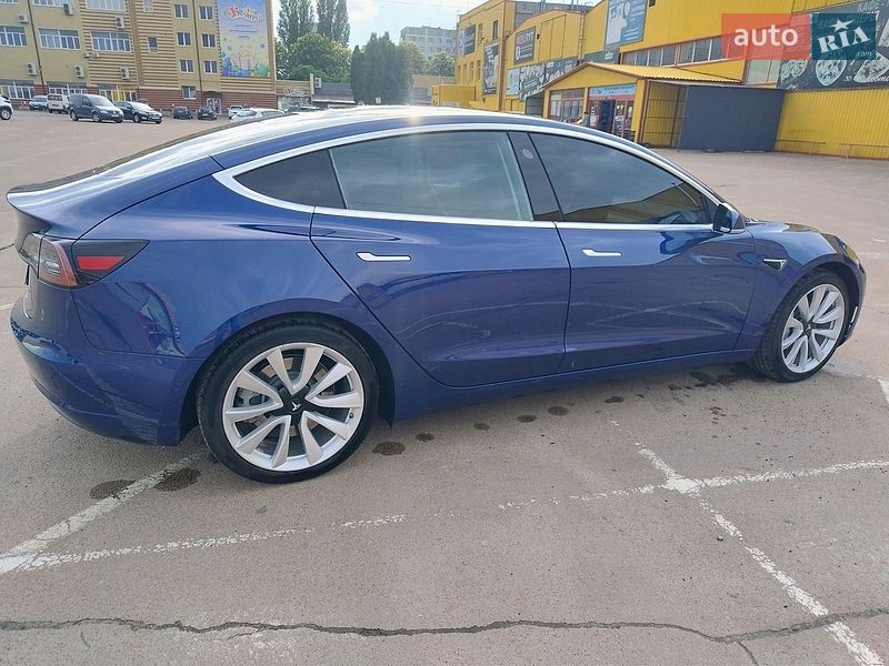 Седан Tesla Model 3 2020 в Житомирі