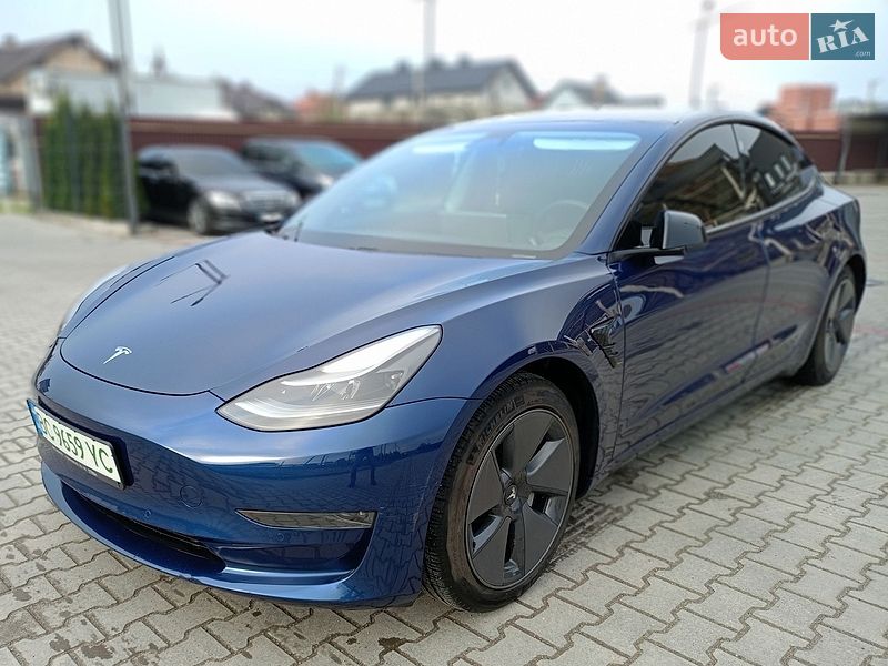 Tesla Model 3 2021
