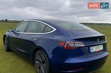 Седан Tesla Model 3 2018 в Великих Мостах