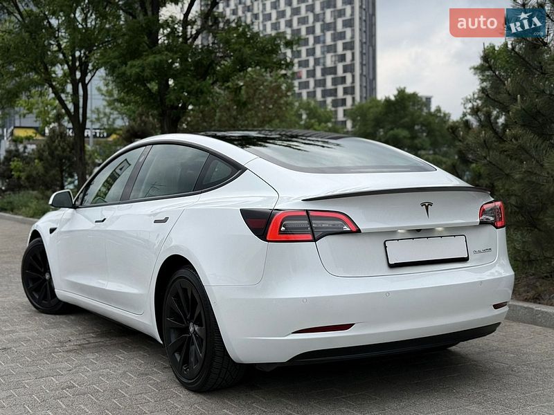 Седан Tesla Model 3 2022 в Киеве фото 26 Седан Tesla Model 3 2022 в Киеве