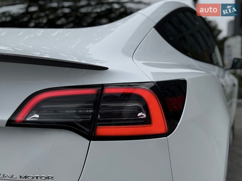 Седан Tesla Model 3 2022 в Киеве фото 28 Седан Tesla Model 3 2022 в Киеве