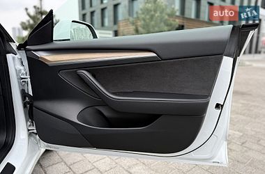 Седан Tesla Model 3 2022 в Киеве фото 32 Седан Tesla Model 3 2022 в Киеве